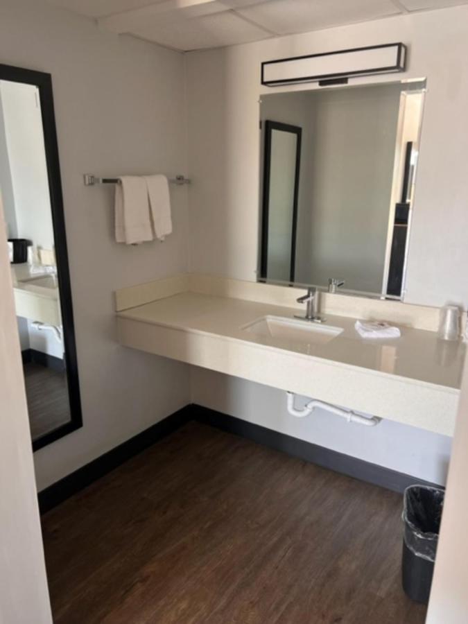 Dublin Inn And Suites Extérieur photo